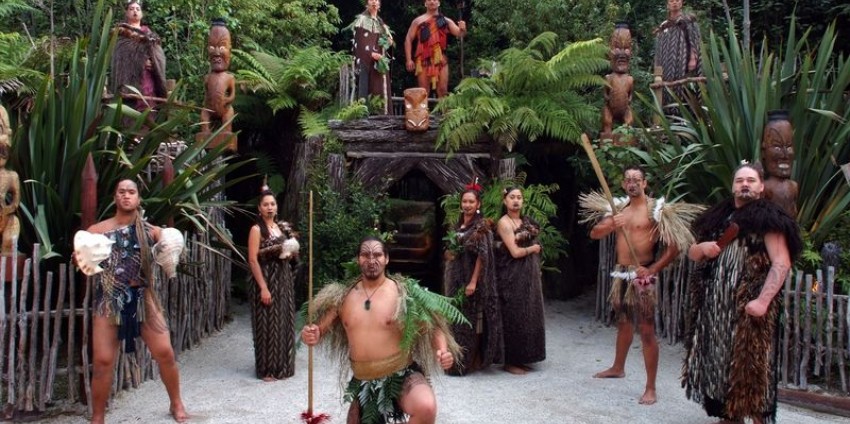 Maori Cultural Experience Rotorua Everything New Zealand   DSCF3060 800x600 